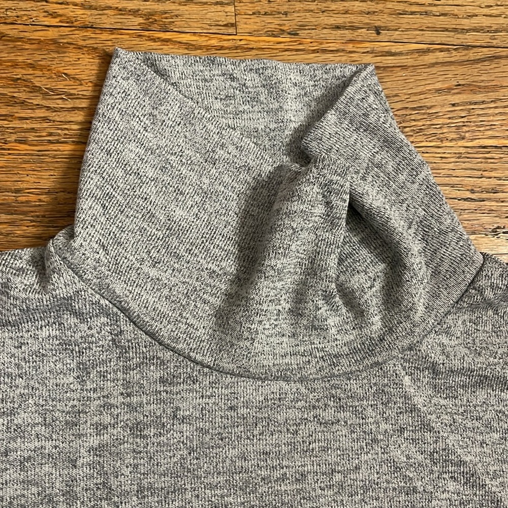 NWT Queetung Turtleneck - Picture 3 of 6